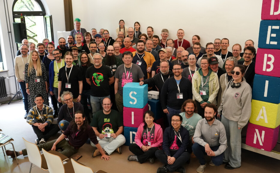Group photo of the MiniDebConf Hamburg 2026